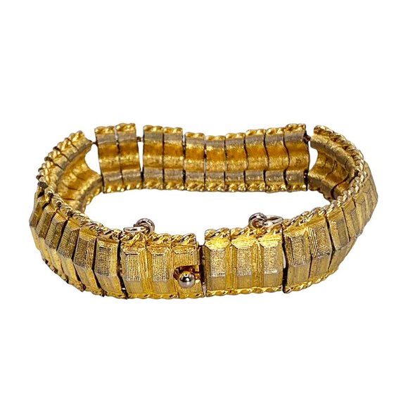 VINTAGE 1960s Goldtone Accordion Bracelet With Safety Chain - Picture 3 of 6